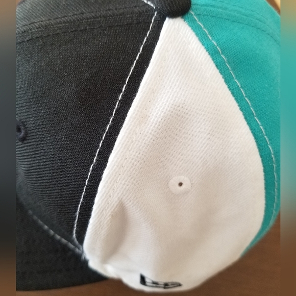 New Era HardWood Classics Charlotte Hornets Snapback Hat🏀🐝 - Picture 7 of 10